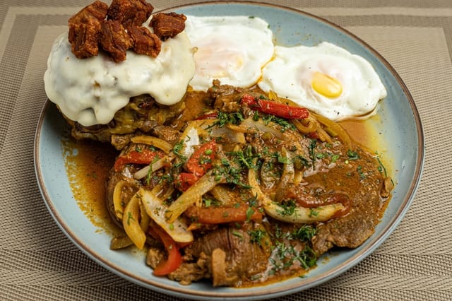 Desayuno a La Roca con Bolon Mixto.