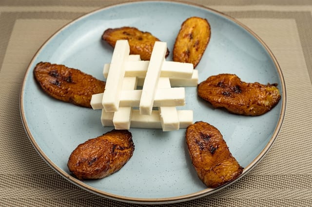 Maduros con Queso.
