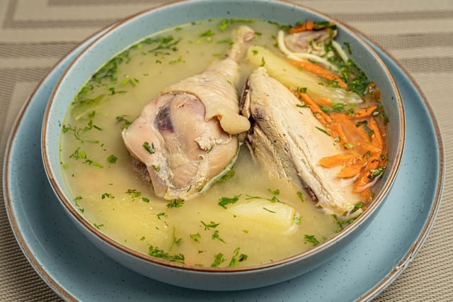 Caldo de Gallina.